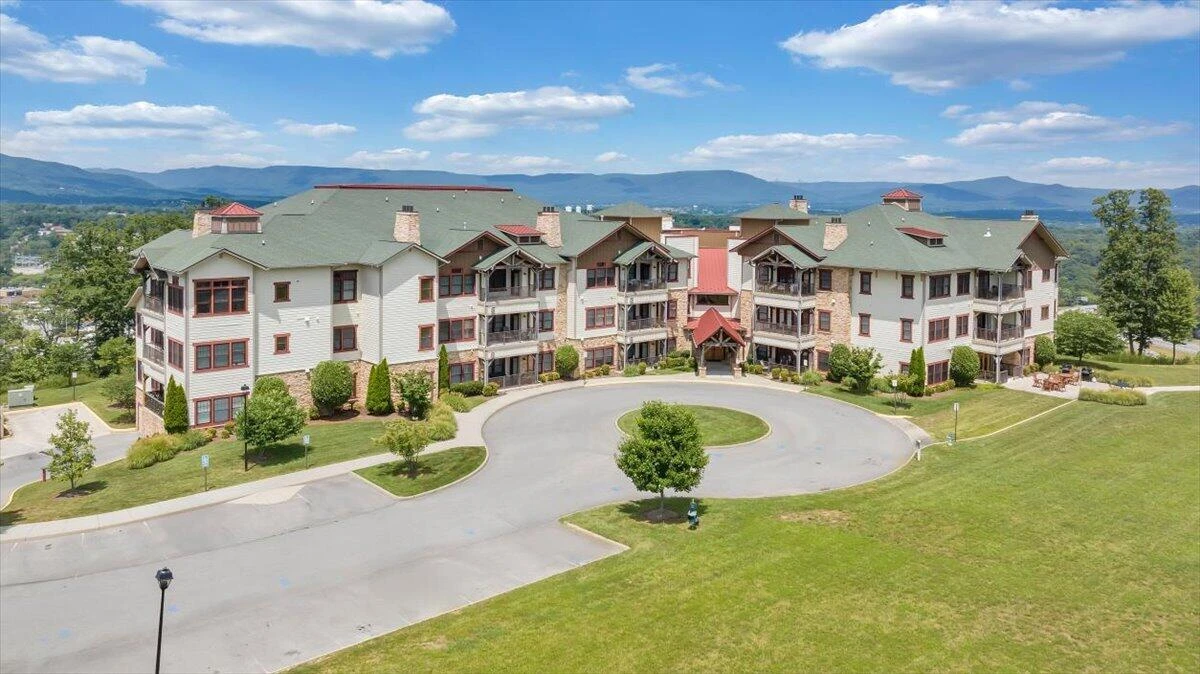 5426 The Peaks DR ## 103