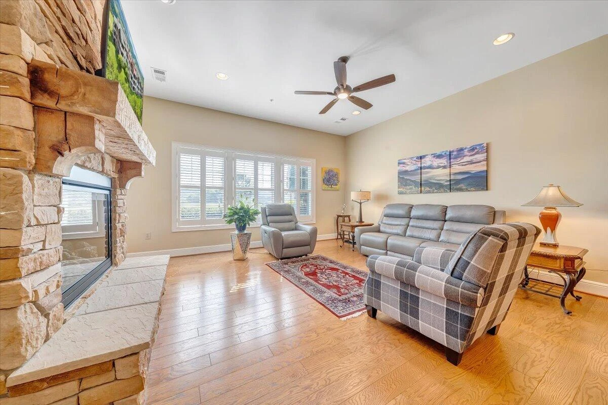 5426 The Peaks DR ## 103 - Photo 5