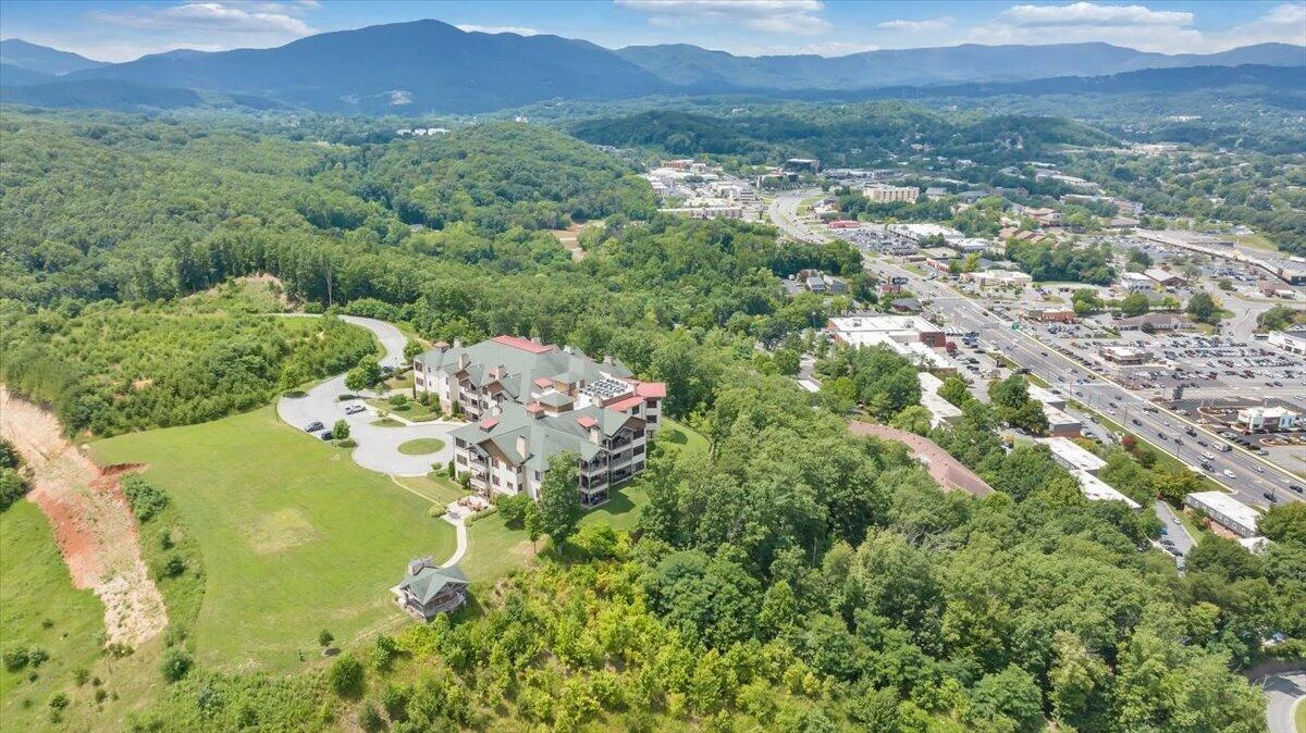5426 The Peaks DR ## 103 - Photo 40