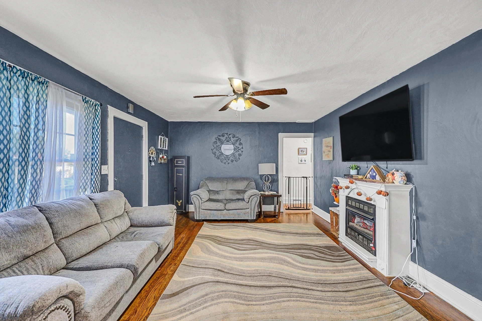 55 Wilson ST - Photo 3
