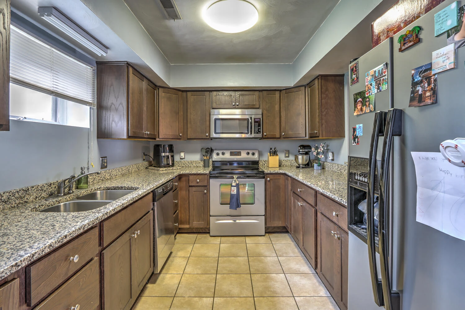 525 Dillon DR - Photo 11
