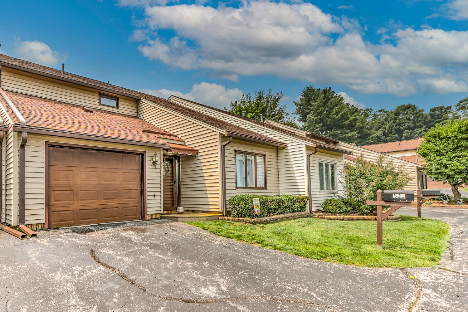 525 Dillon DR - Photo 32