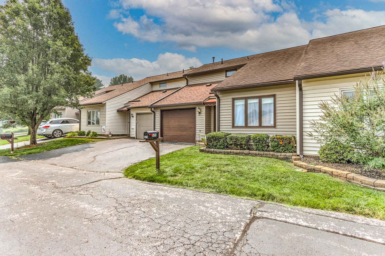 525 Dillon DR - Photo 33
