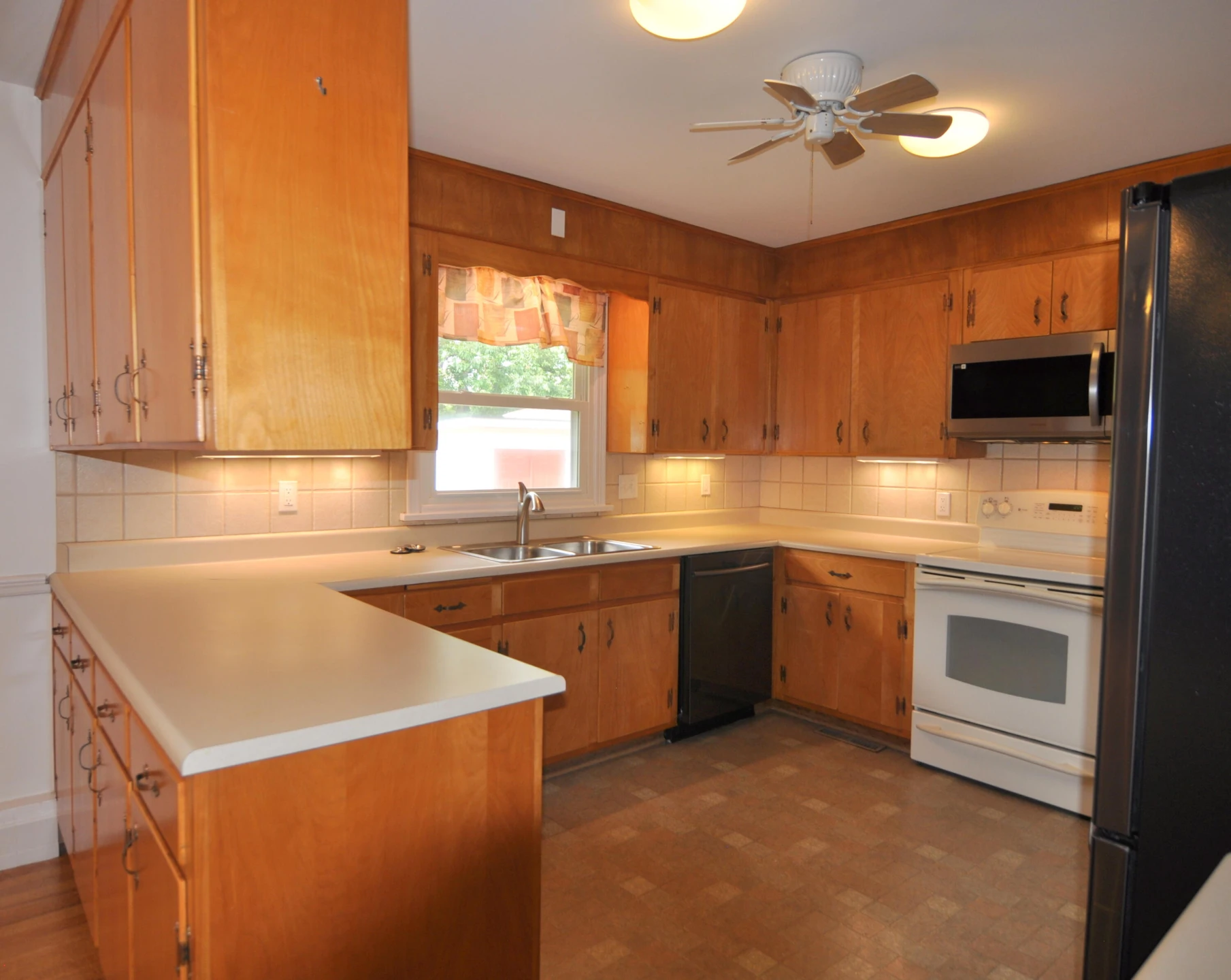 1872 Oak DR - Photo 32