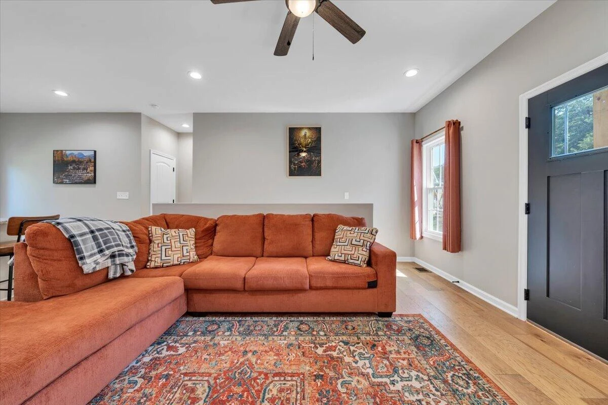 142 Chenault ST - Photo 4