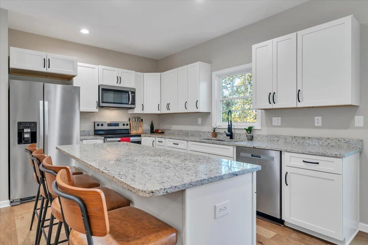 142 Chenault ST - Photo 7