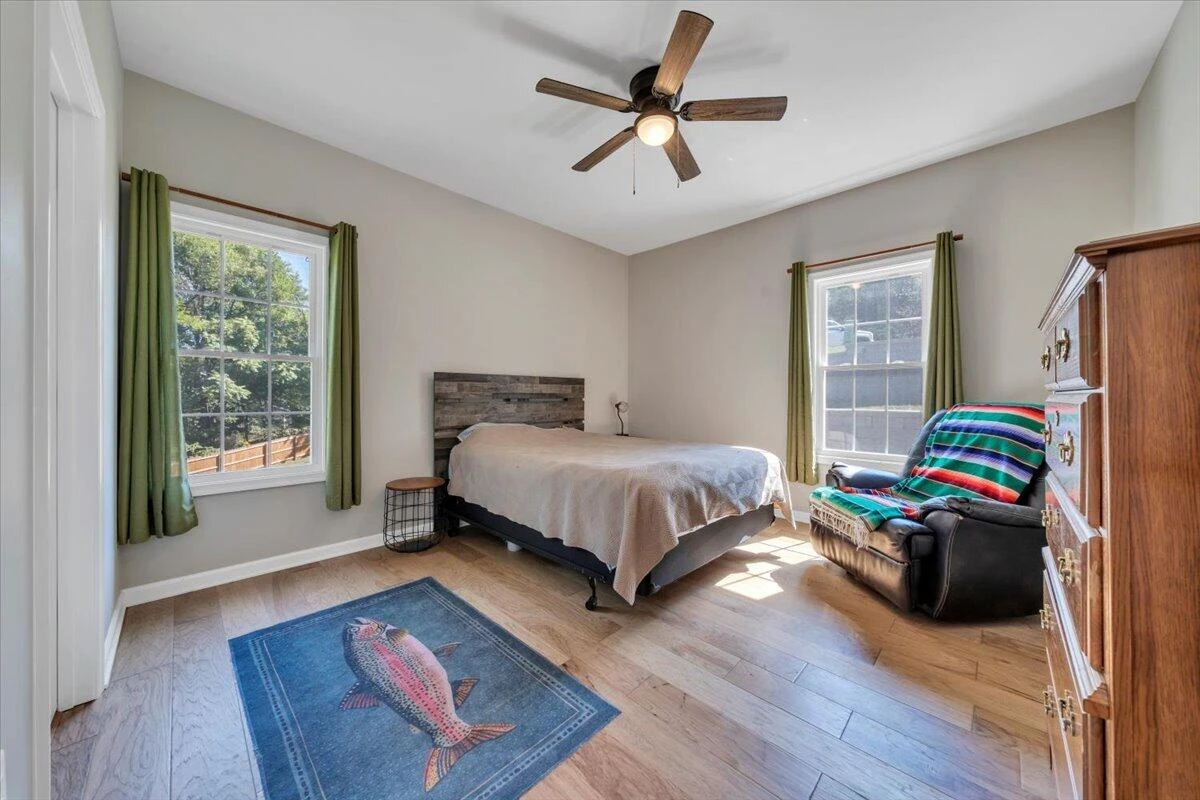 142 Chenault ST - Photo 13