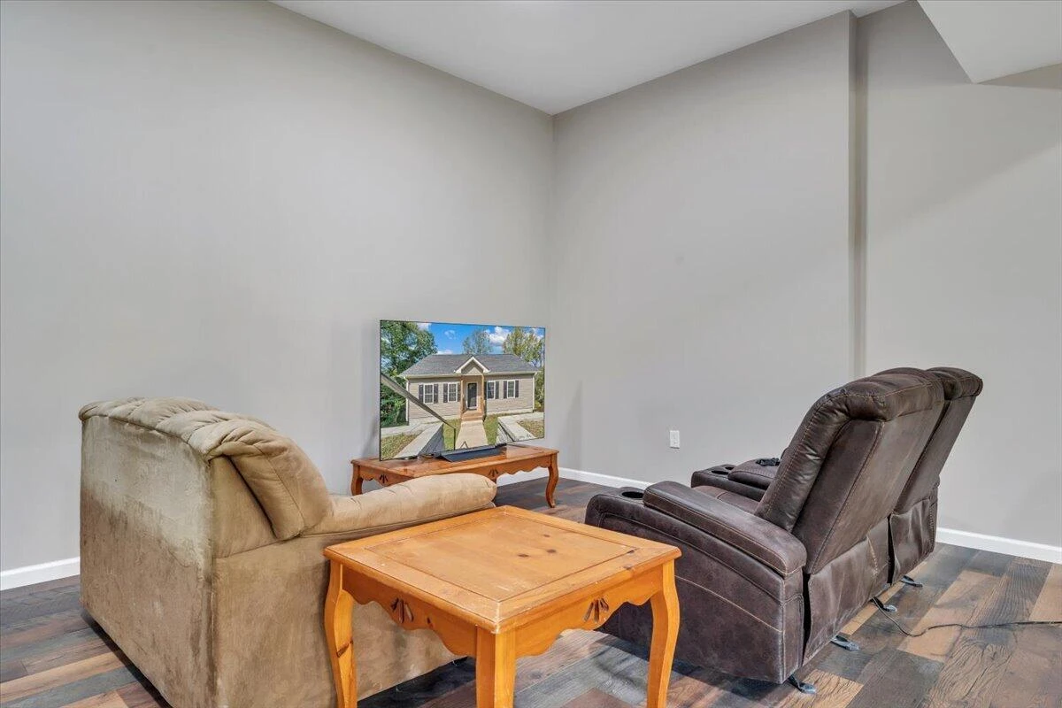 142 Chenault ST - Photo 23