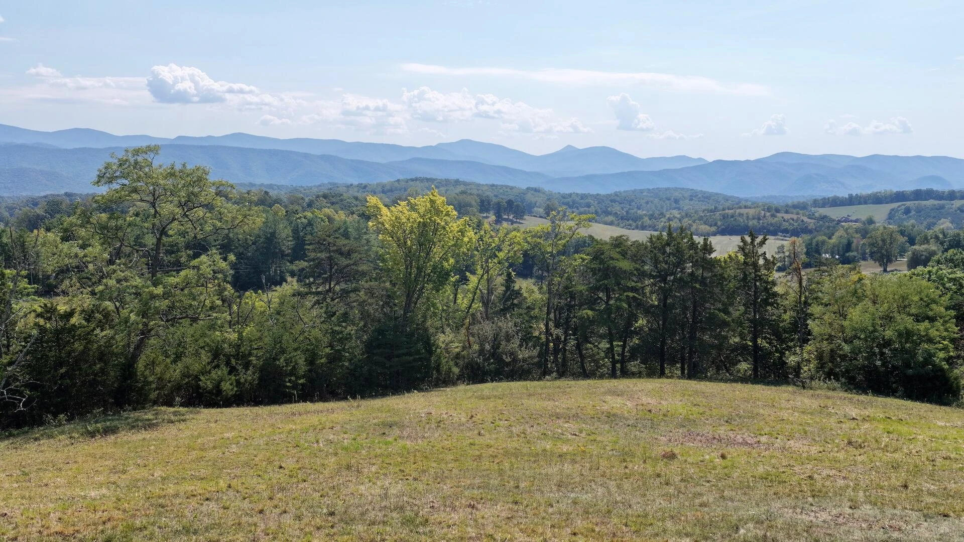 576 Alpine RD - Photo 3