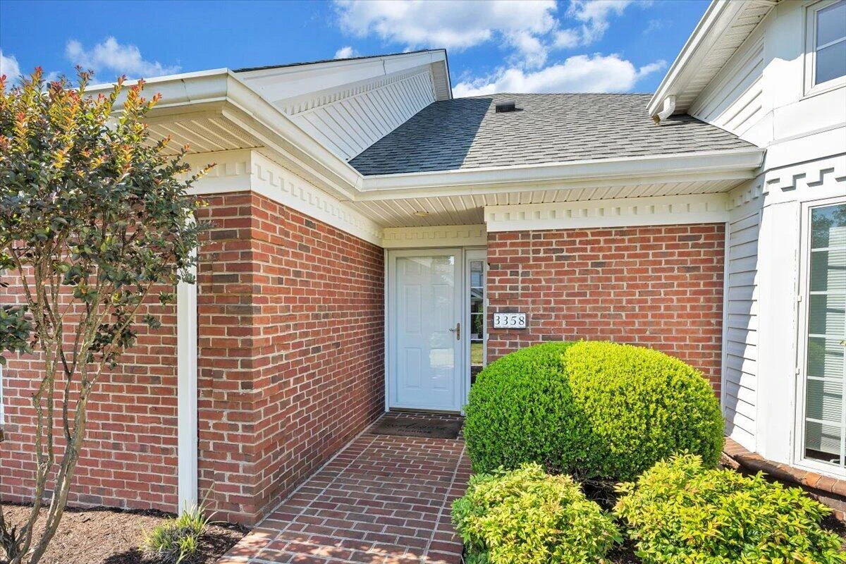 3358 SW Kingsbury CIR - Photo 2