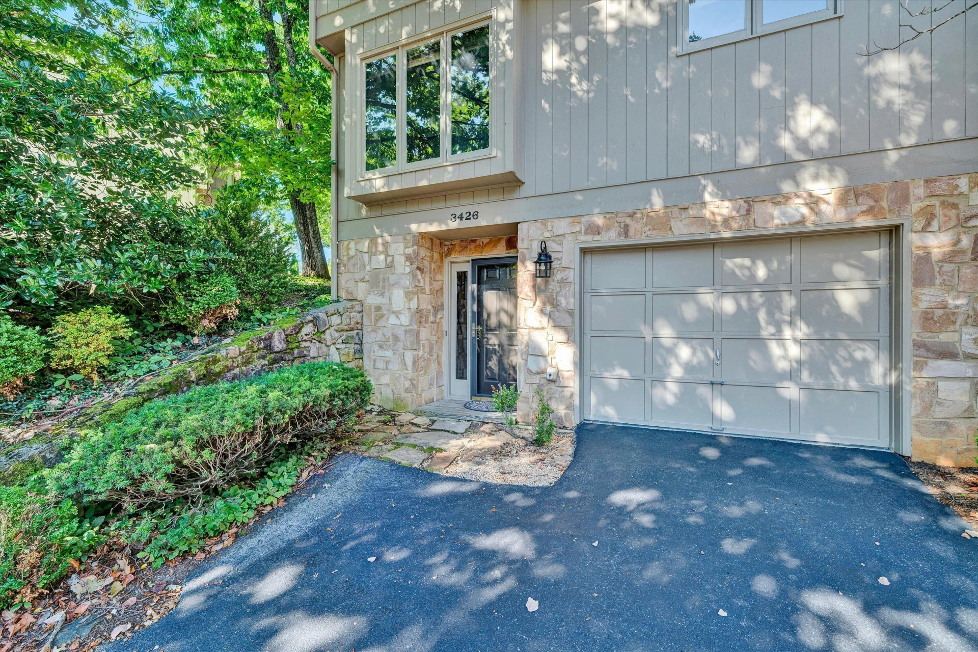 3426 Londonderry CT - Photo 3