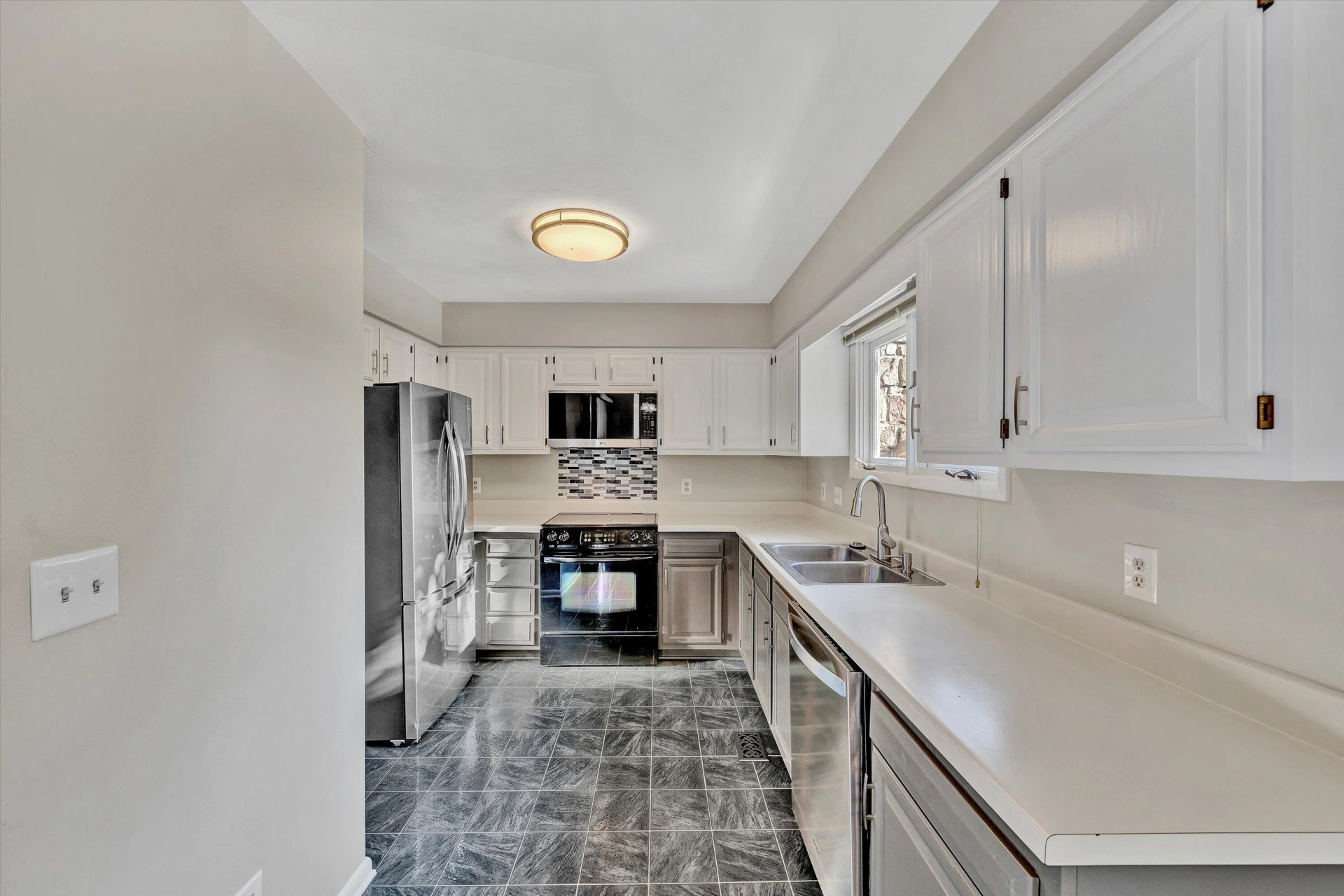 3426 Londonderry CT - Photo 9