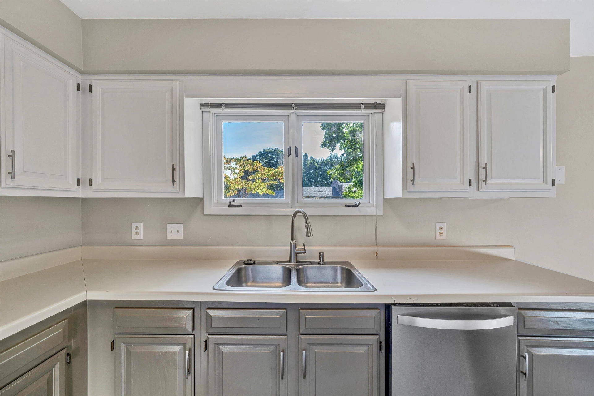 3426 Londonderry CT - Photo 10