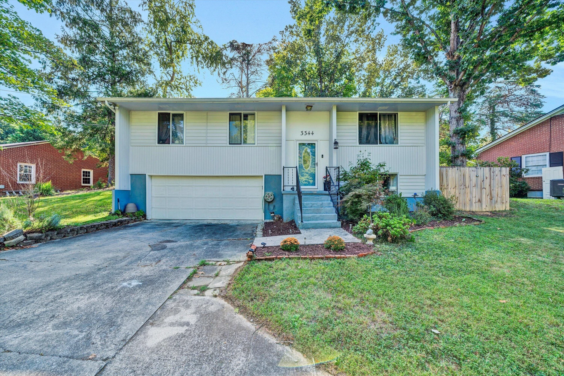 3344 Colonial AVE SW