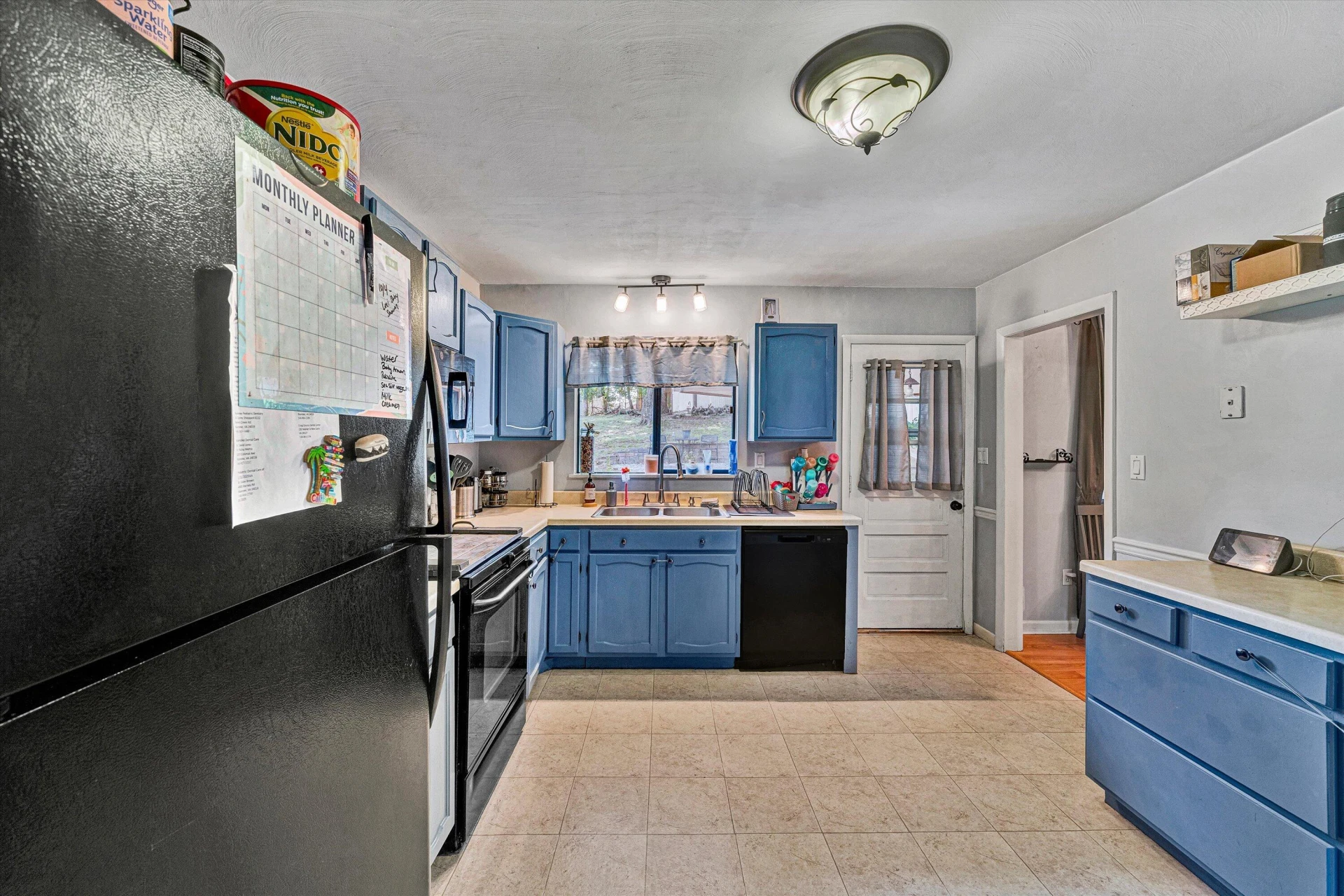 3344 Colonial AVE SW - Photo 7