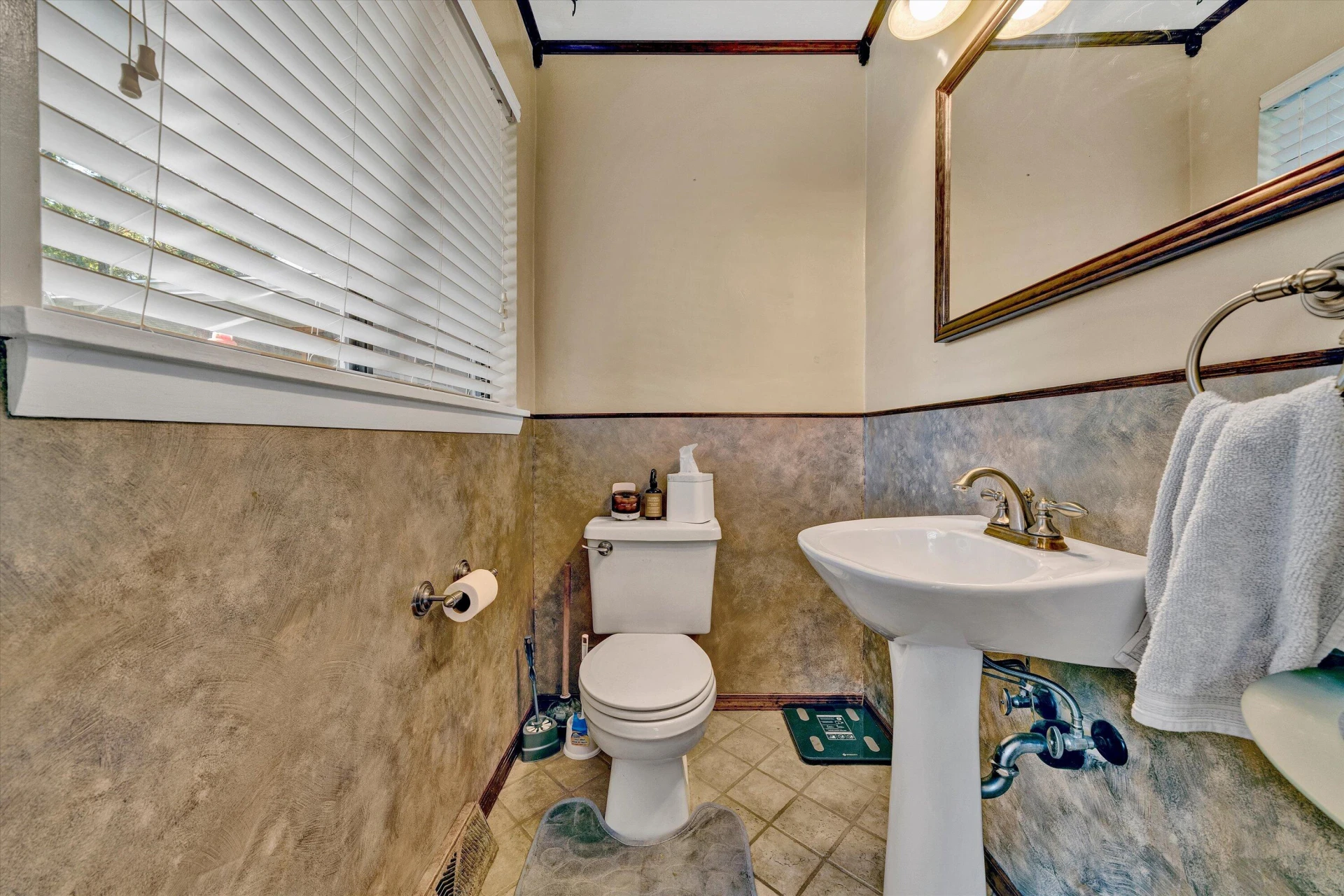 3344 Colonial AVE SW - Photo 10
