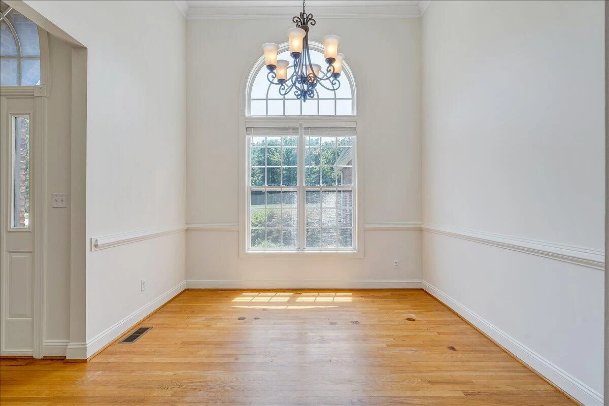 138 Holland CT - Photo 11
