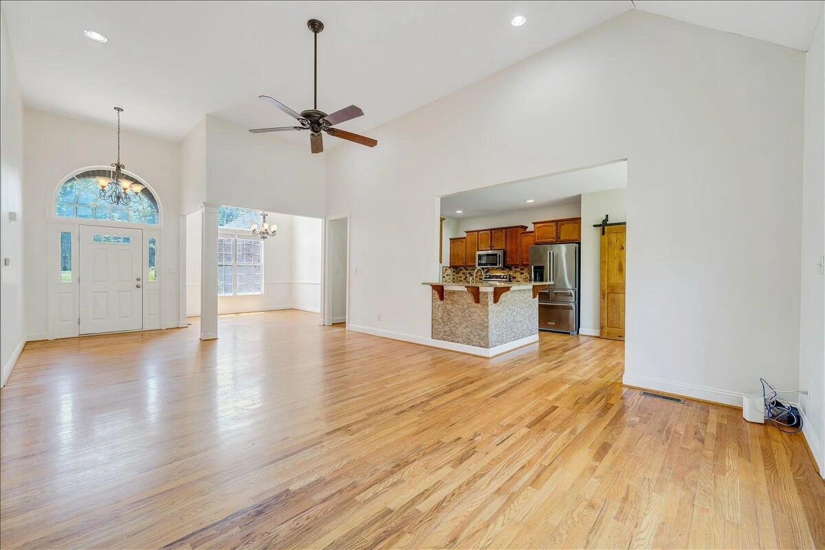 138 Holland CT - Photo 14