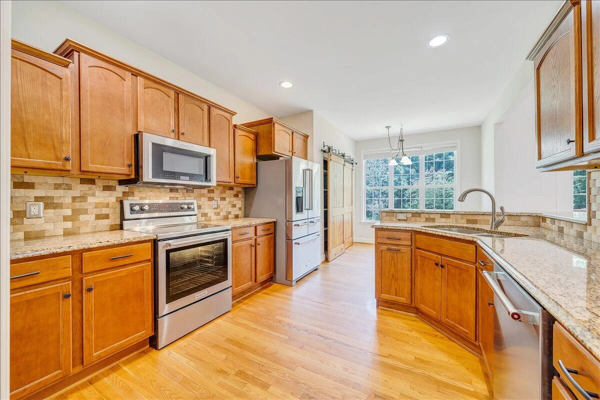 138 Holland CT - Photo 19