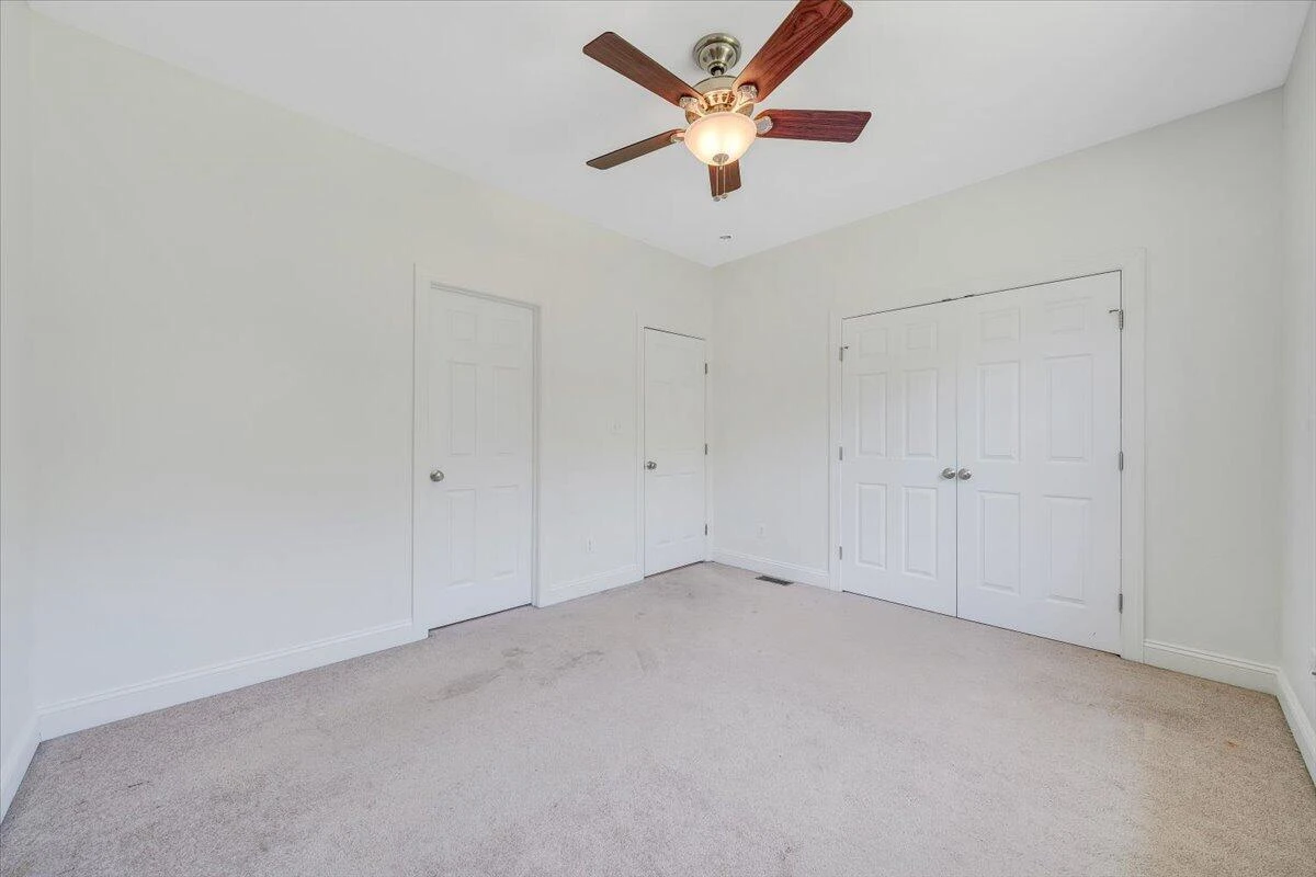 138 Holland CT - Photo 29