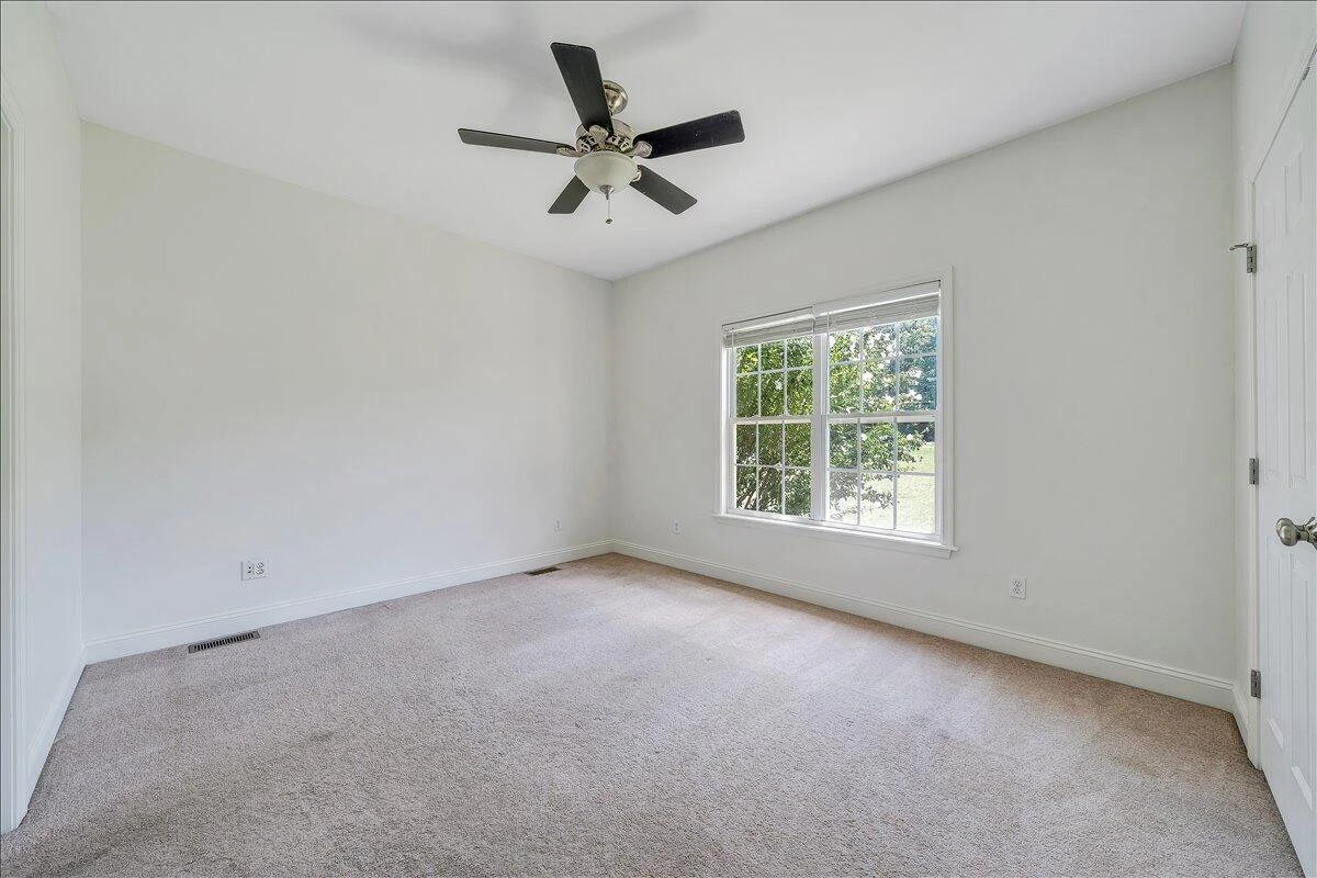 138 Holland CT - Photo 30