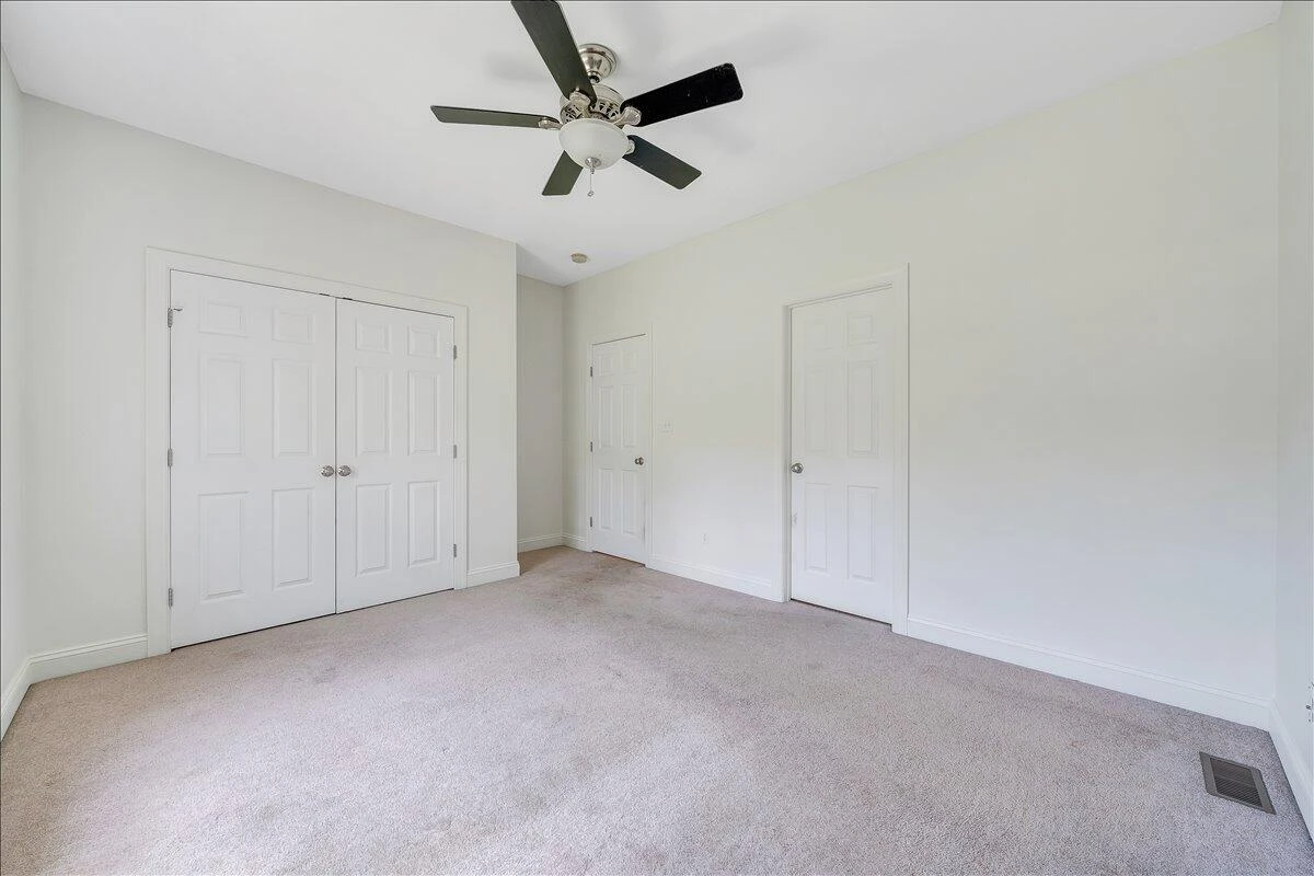 138 Holland CT - Photo 31