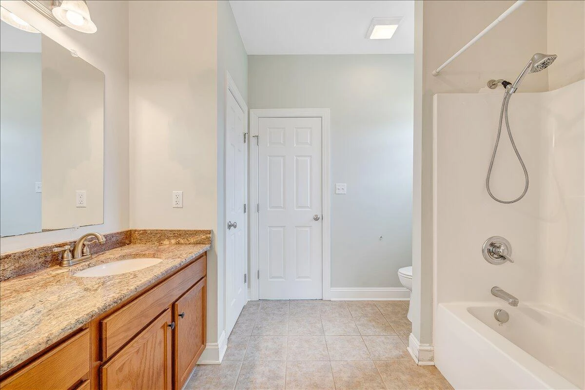 138 Holland CT - Photo 32