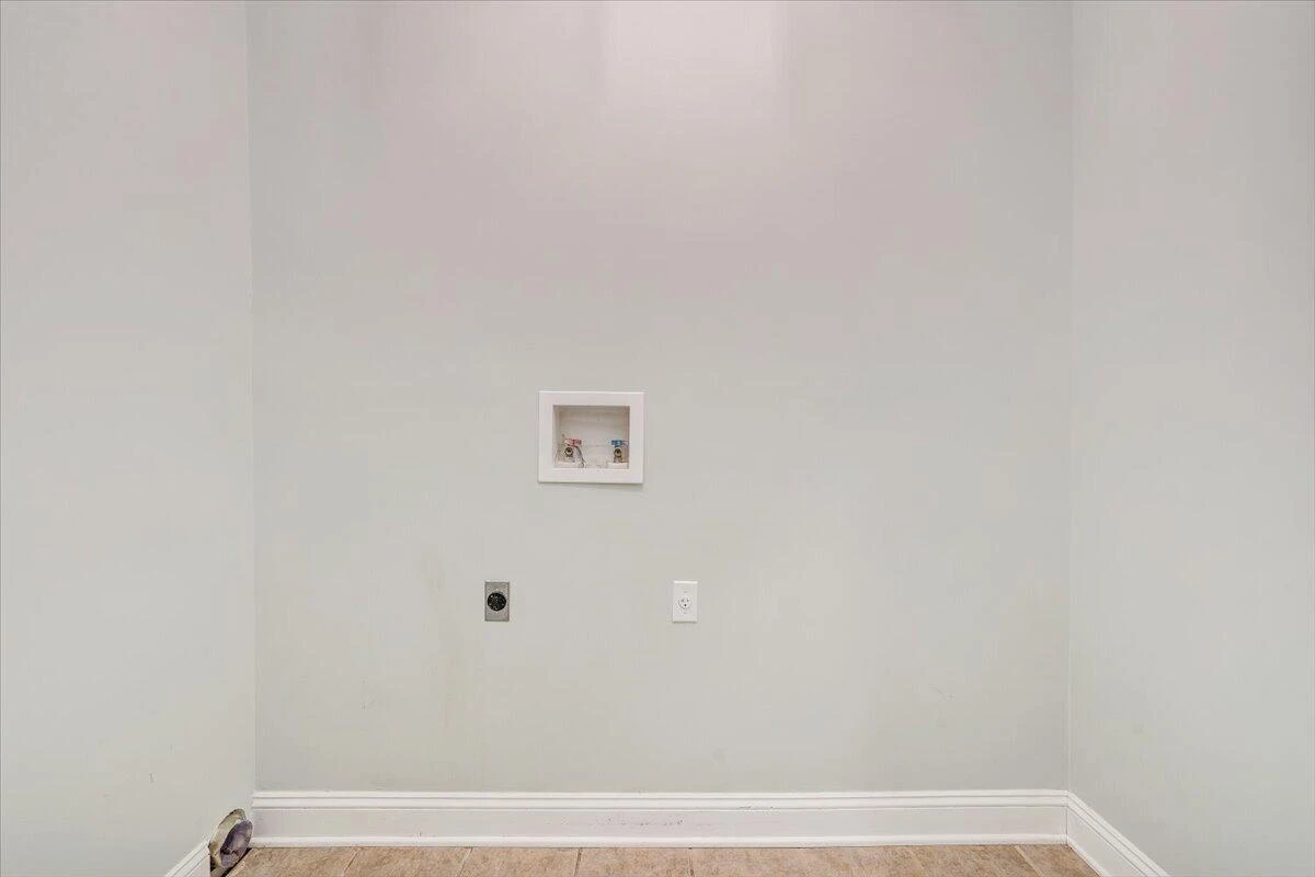 138 Holland CT - Photo 34