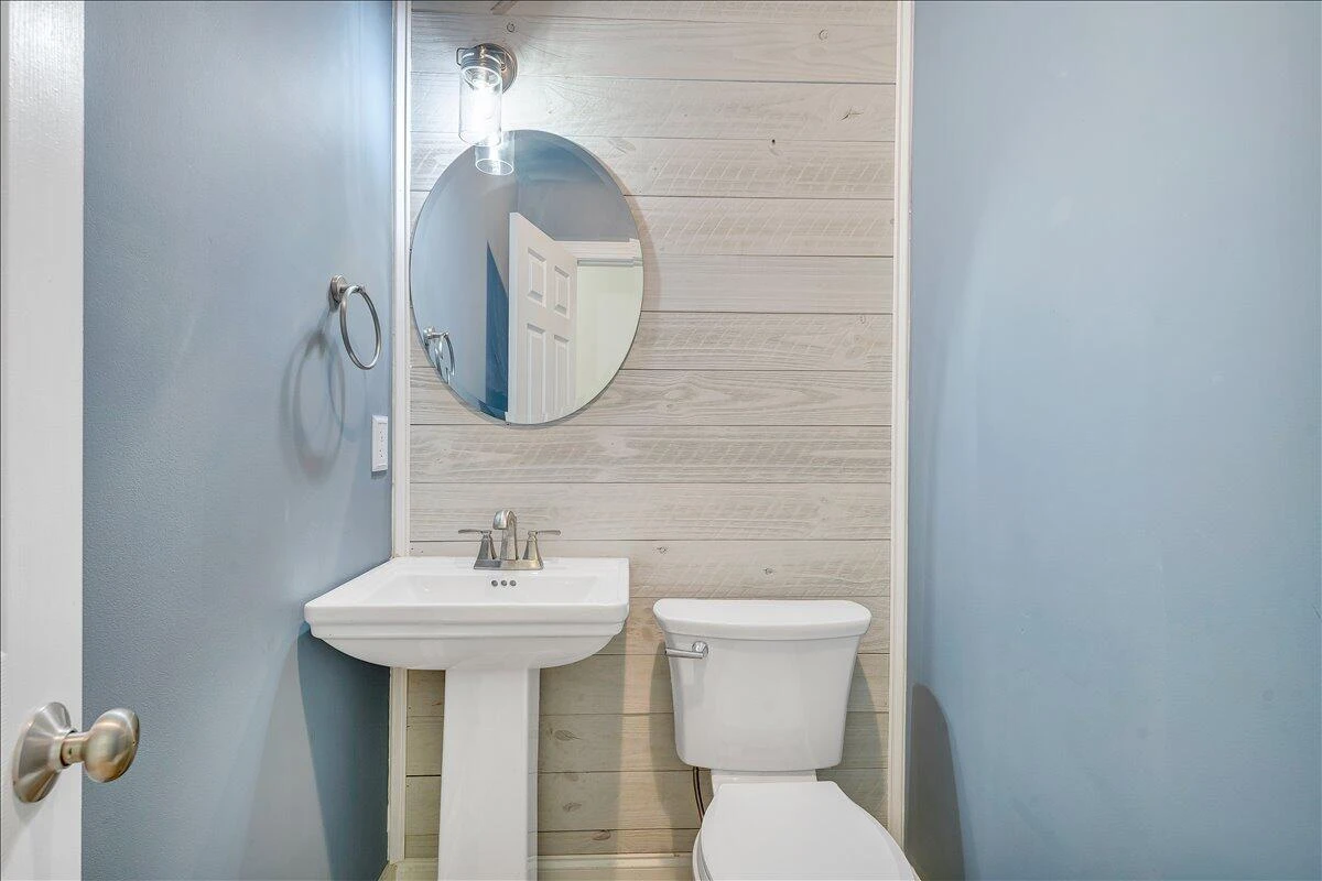 138 Holland CT - Photo 35