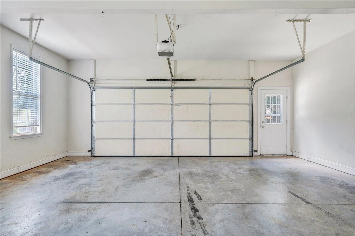 138 Holland CT - Photo 37