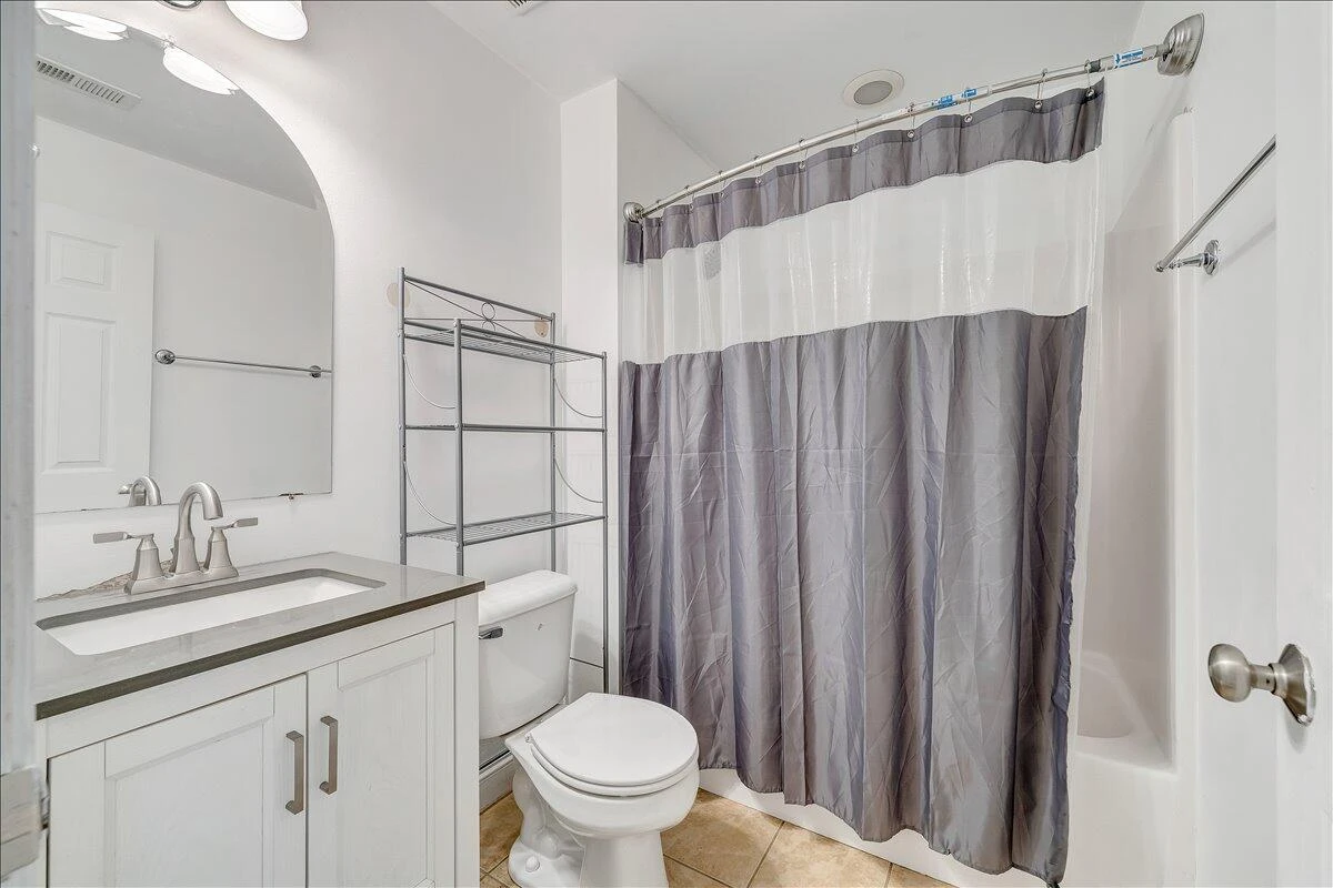 138 Holland CT - Photo 41