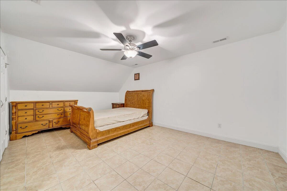 138 Holland CT - Photo 42