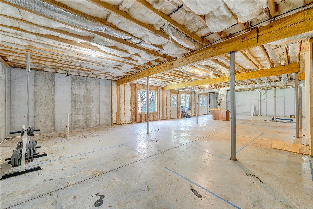 138 Holland CT - Photo 44