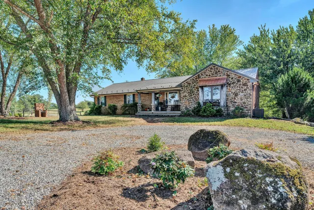 280 Booth RD, Hardy, VA, 24101