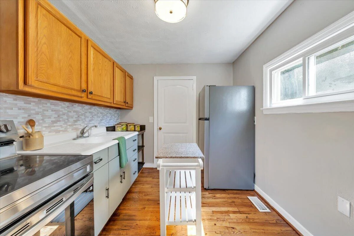50 Harvey ST - Photo 16