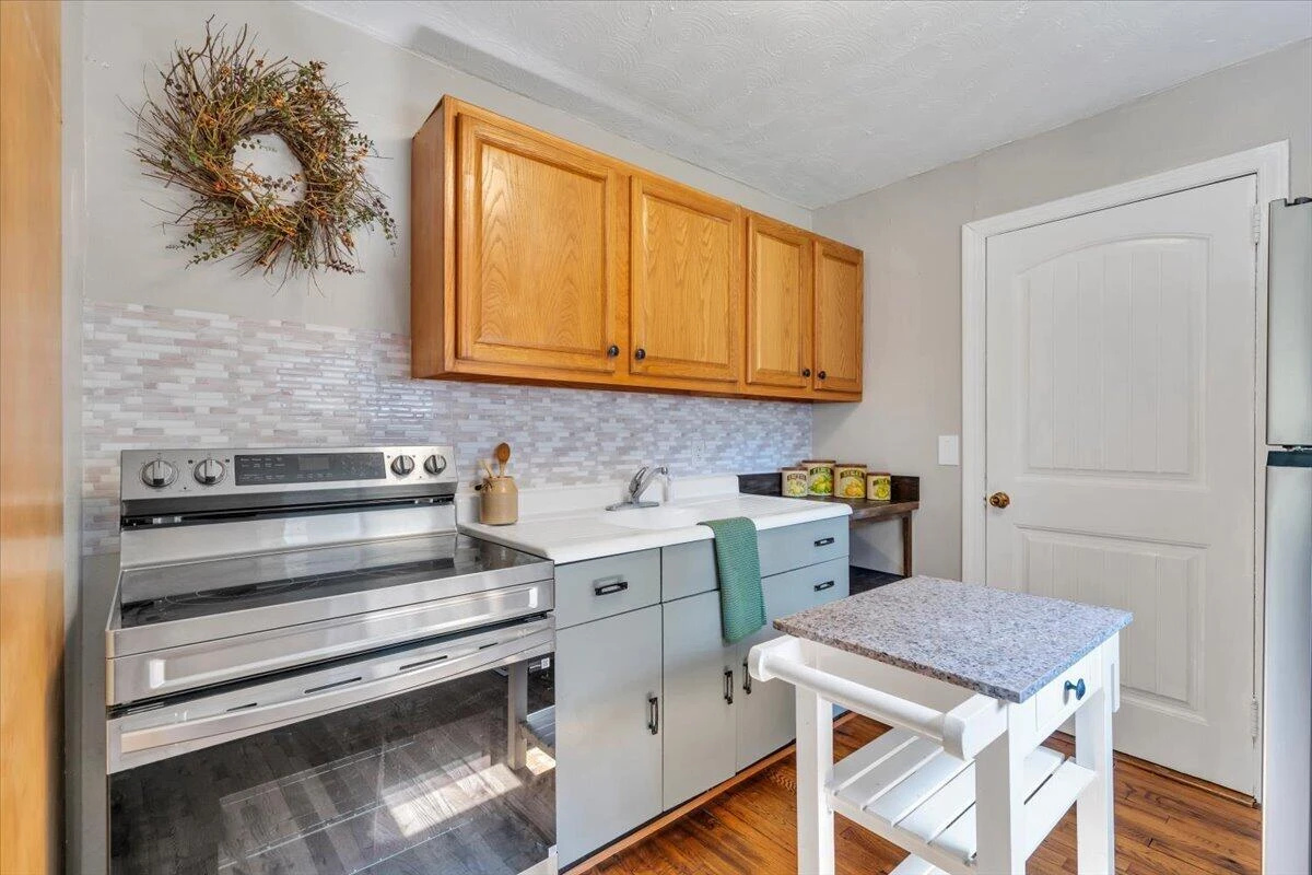 50 Harvey ST - Photo 17