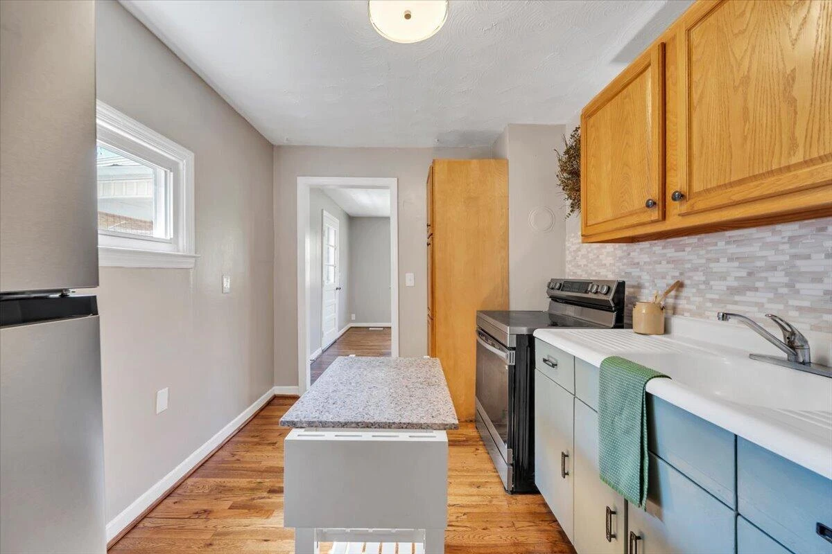 50 Harvey ST - Photo 18
