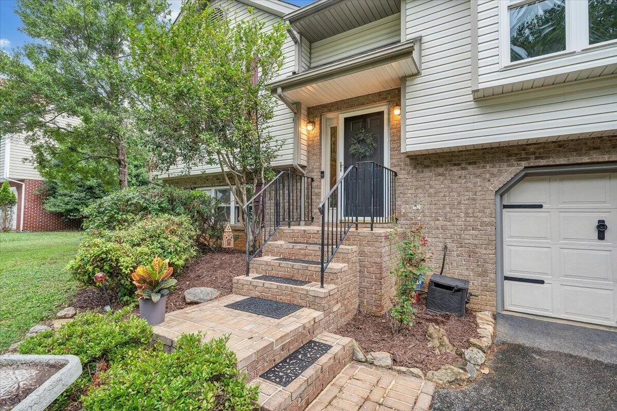 1324 Trevino DR NE - Photo 2