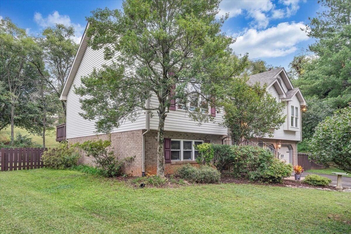 1324 Trevino DR NE - Photo 32