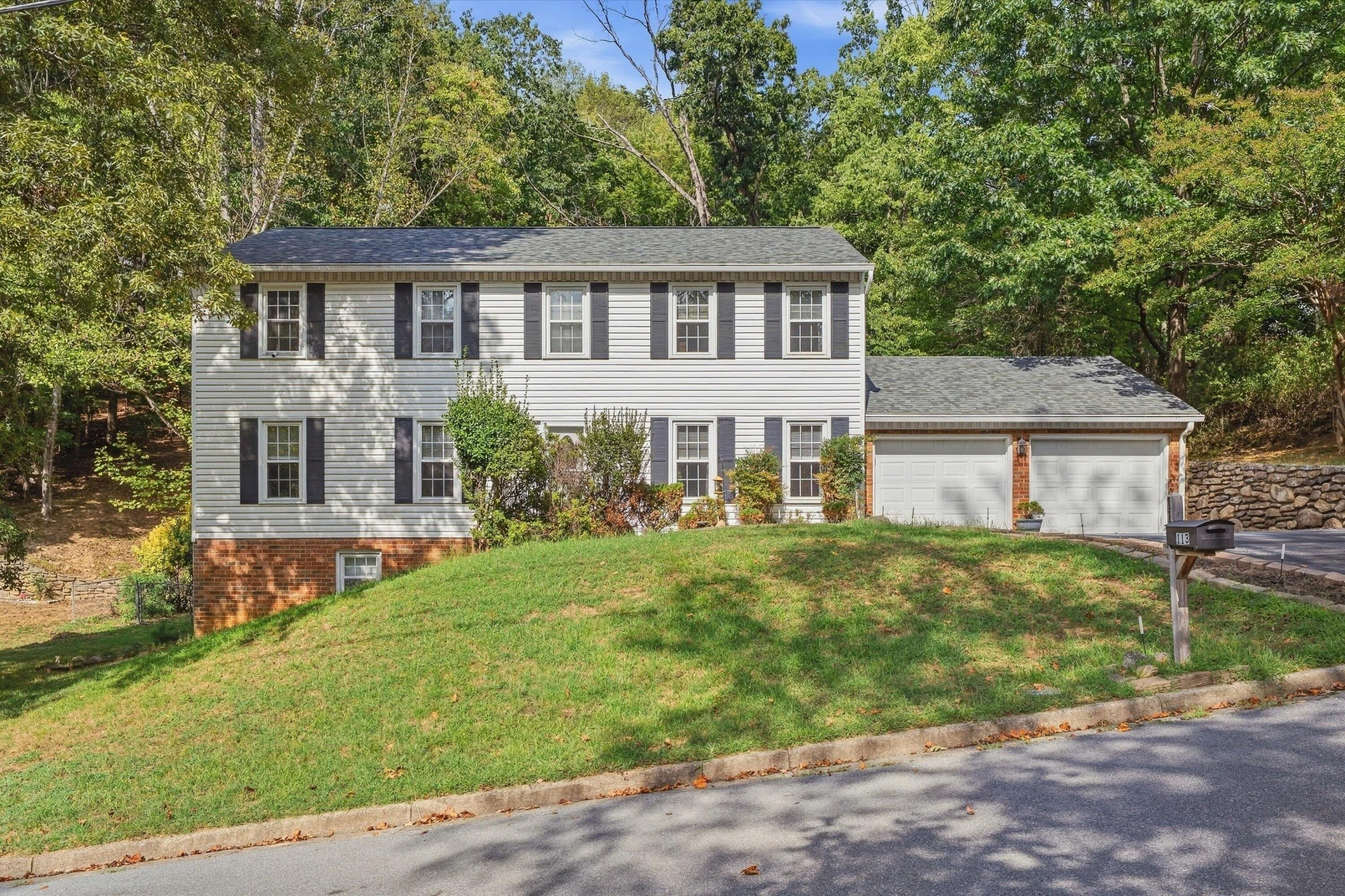 113 Niblick DR