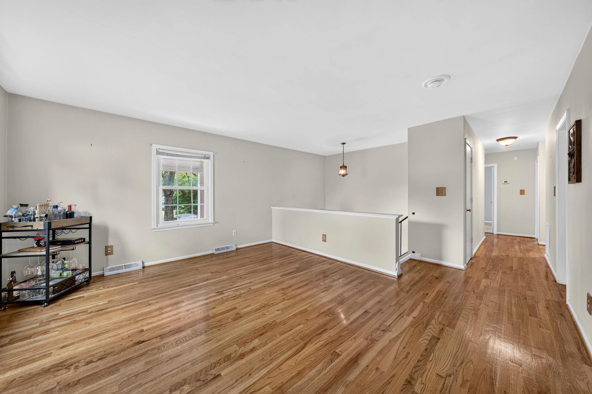 1465 Abbey CIR - Photo 2