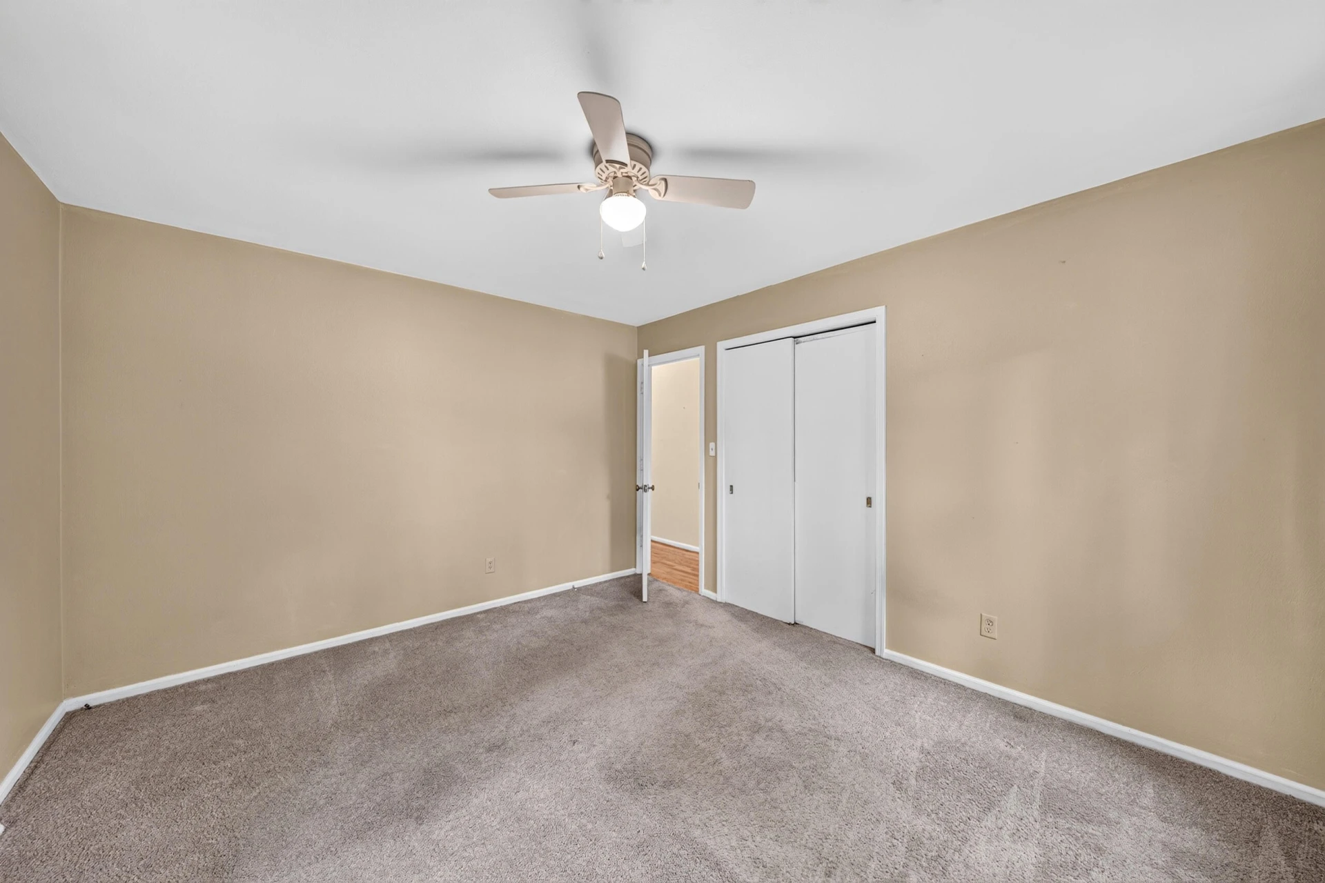 1465 Abbey CIR - Photo 6