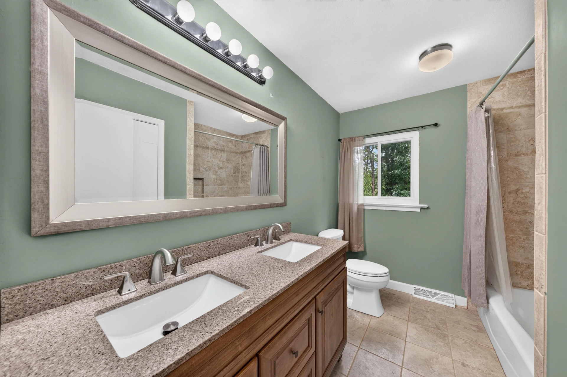 1465 Abbey CIR - Photo 7