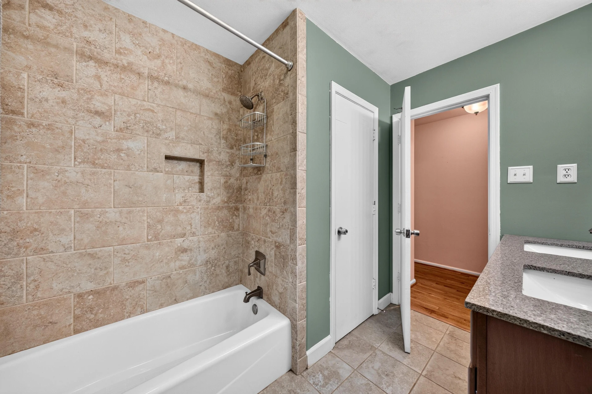 1465 Abbey CIR - Photo 8