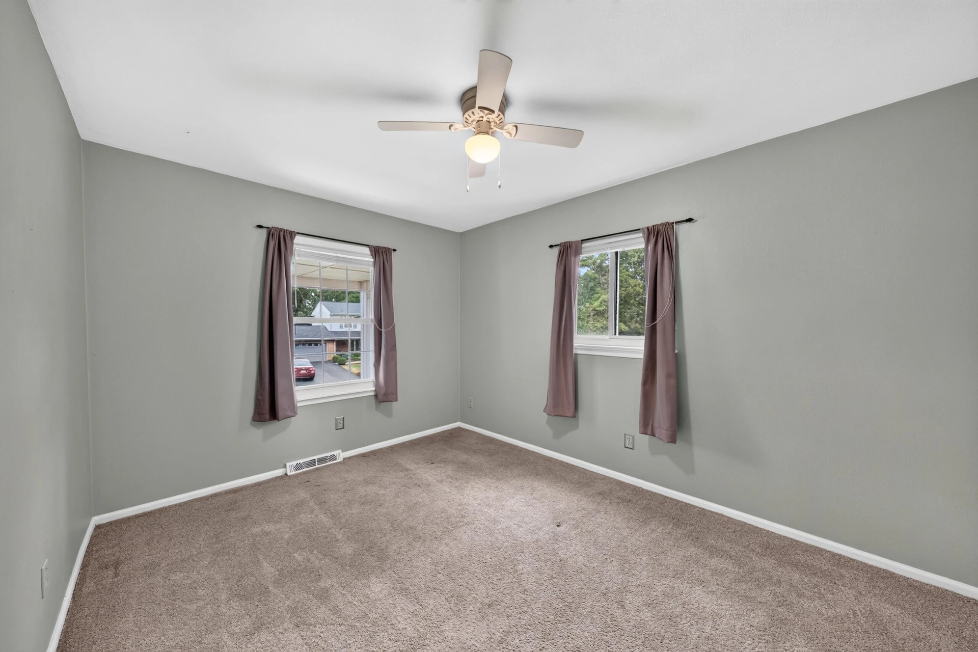 1465 Abbey CIR - Photo 9
