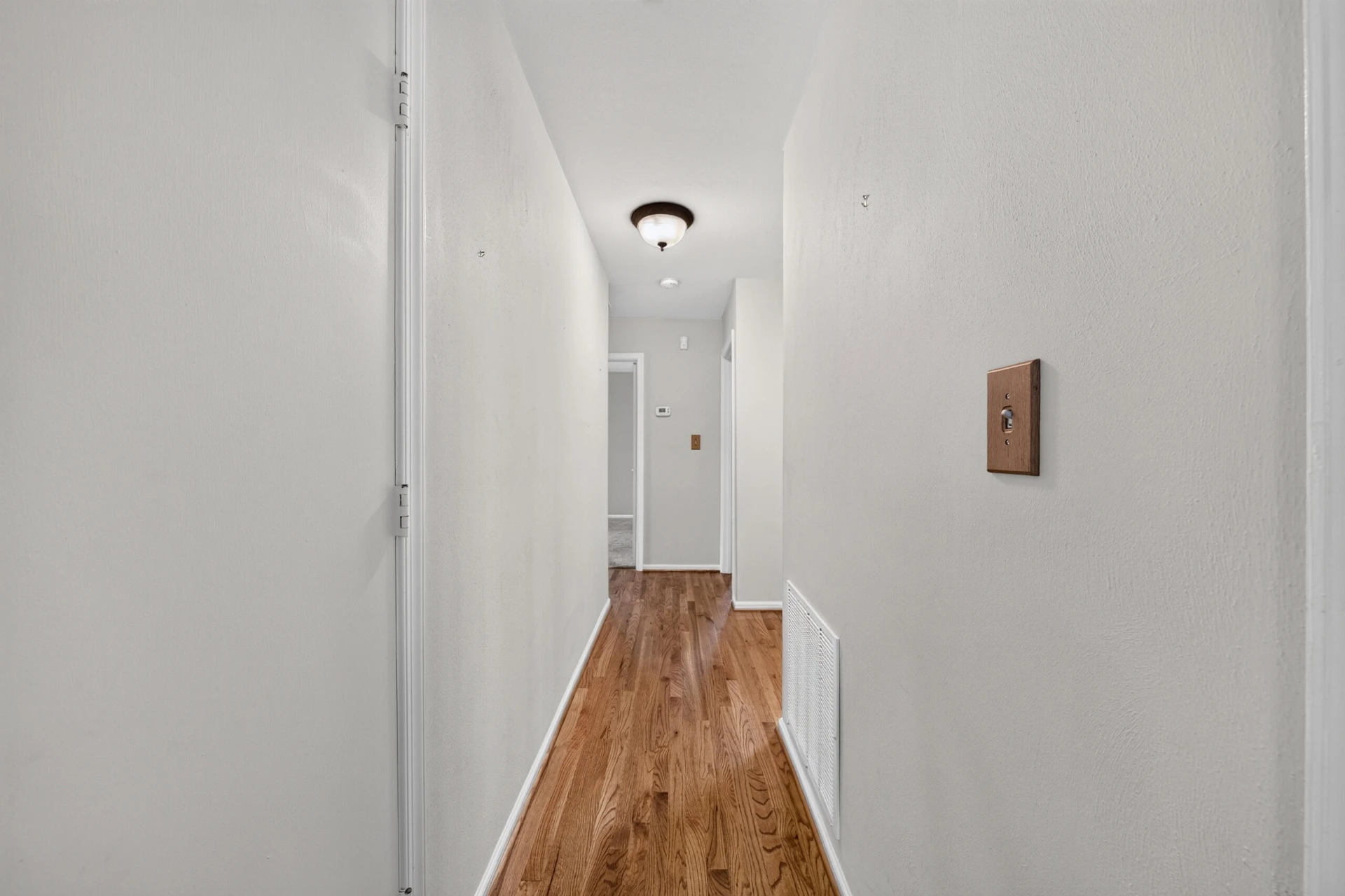 1465 Abbey CIR - Photo 14