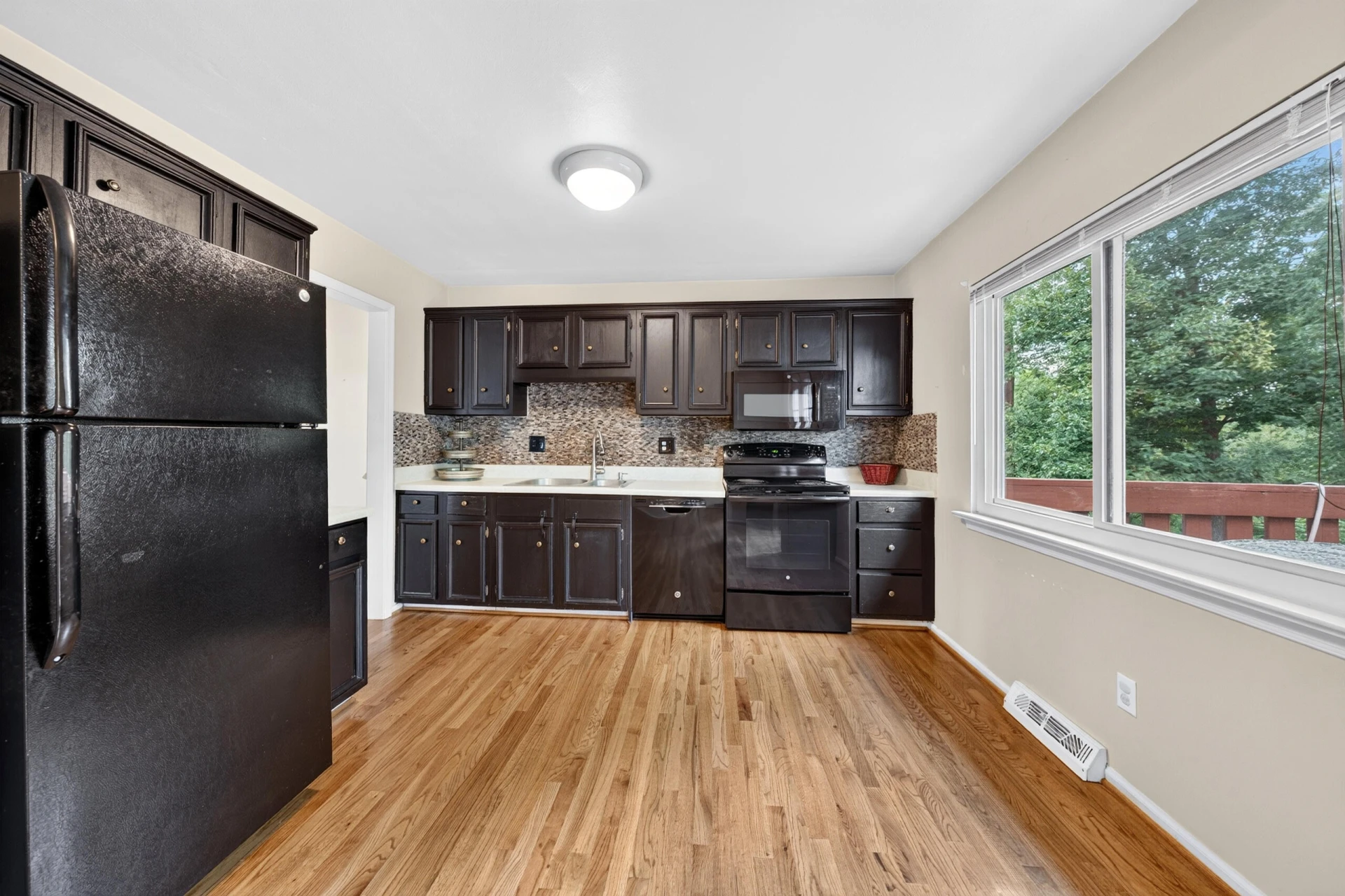 1465 Abbey CIR - Photo 25