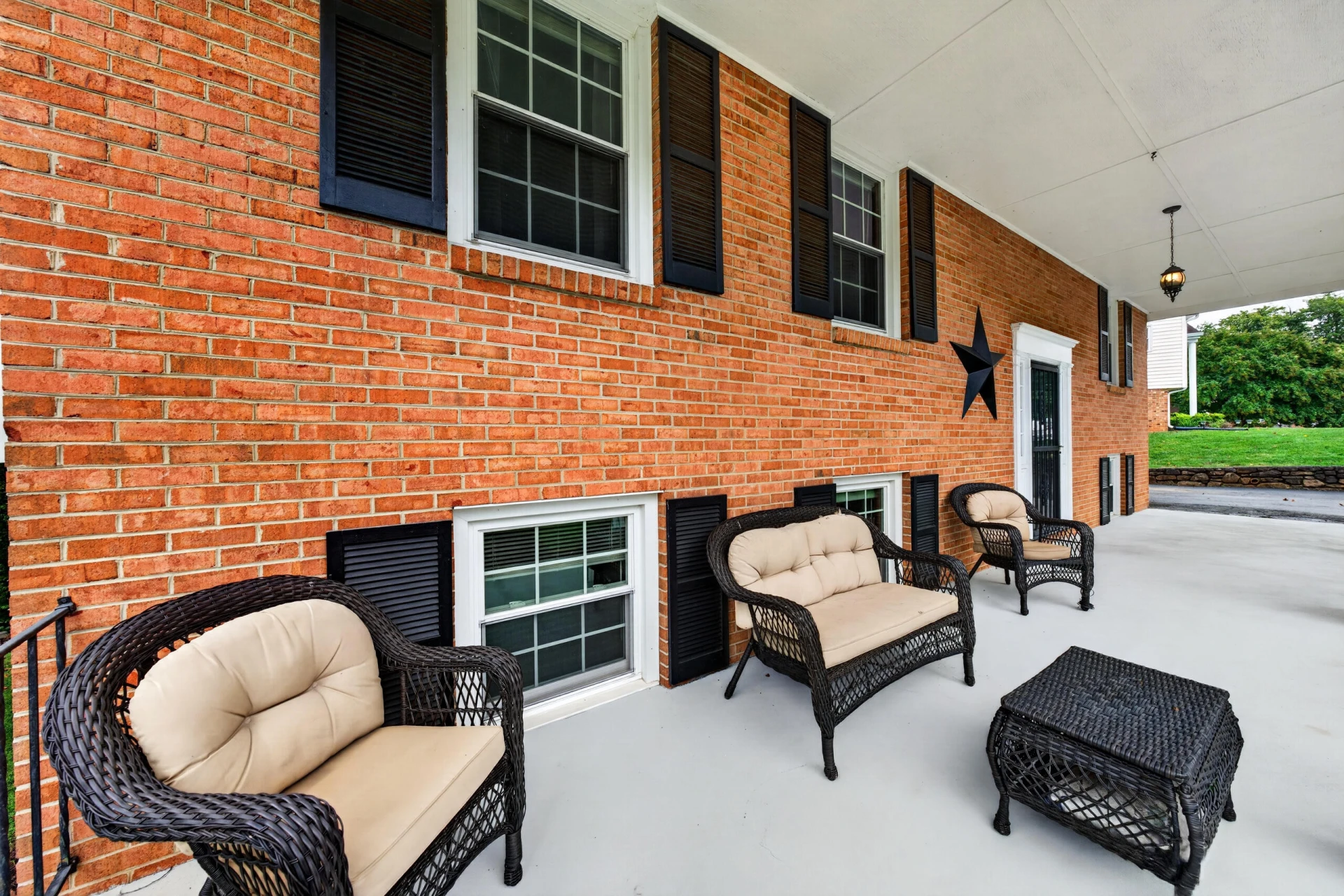 1465 Abbey CIR - Photo 48