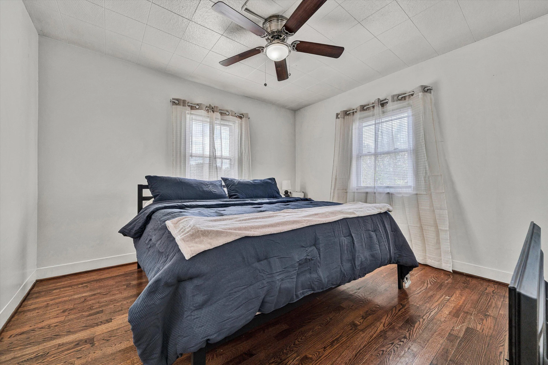 1346 Archbold AVE NE - Photo 9