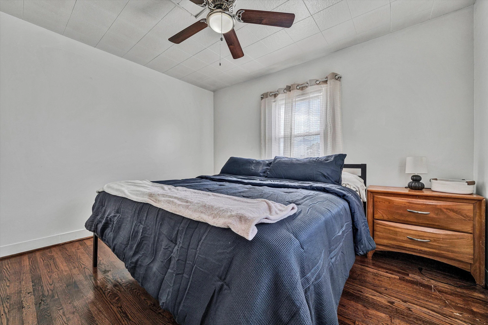 1346 Archbold AVE NE - Photo 10